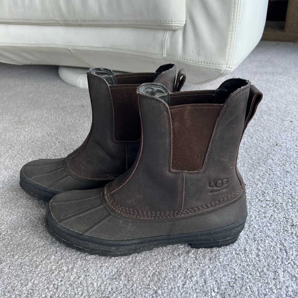 UGG waterproof boots sz 8